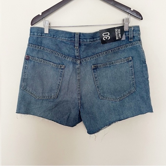 Urban Outfitters BDG Low Rise Boyfriend Jean Shorts Button Fly Size 30 NEW Blue - Picture 2 of 8